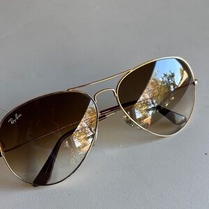 Ray-Ban Gold Frame Aviator Sunglasses